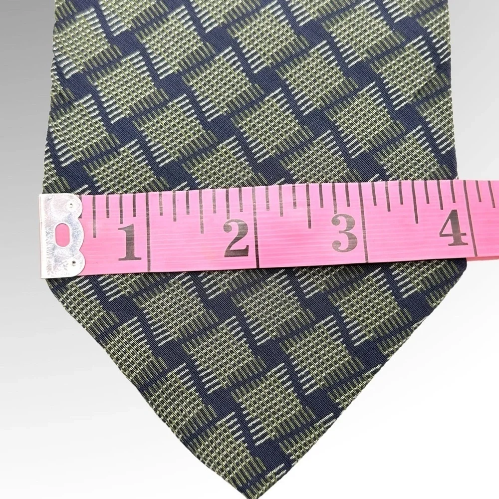 Giorgio Armani Cravatte Vintage 100% Pure Silk Necktie